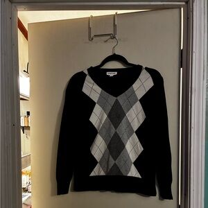 VGUG St John’s Bay Ladies Black and Gray Argyle Sweater V-Neck 100% Cotton (L)